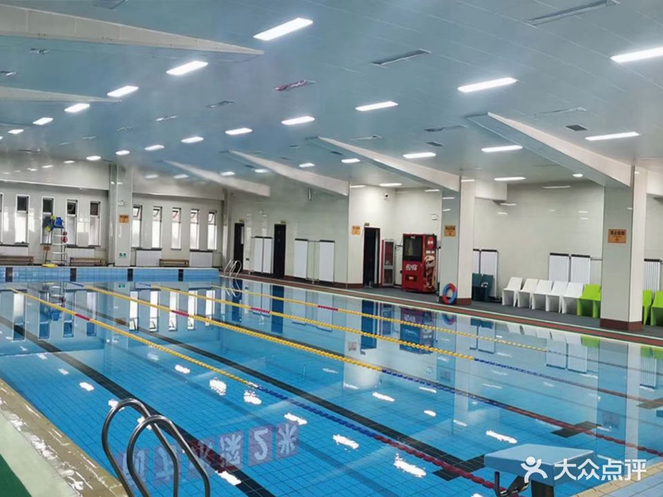 箭石游泳健身俱乐部