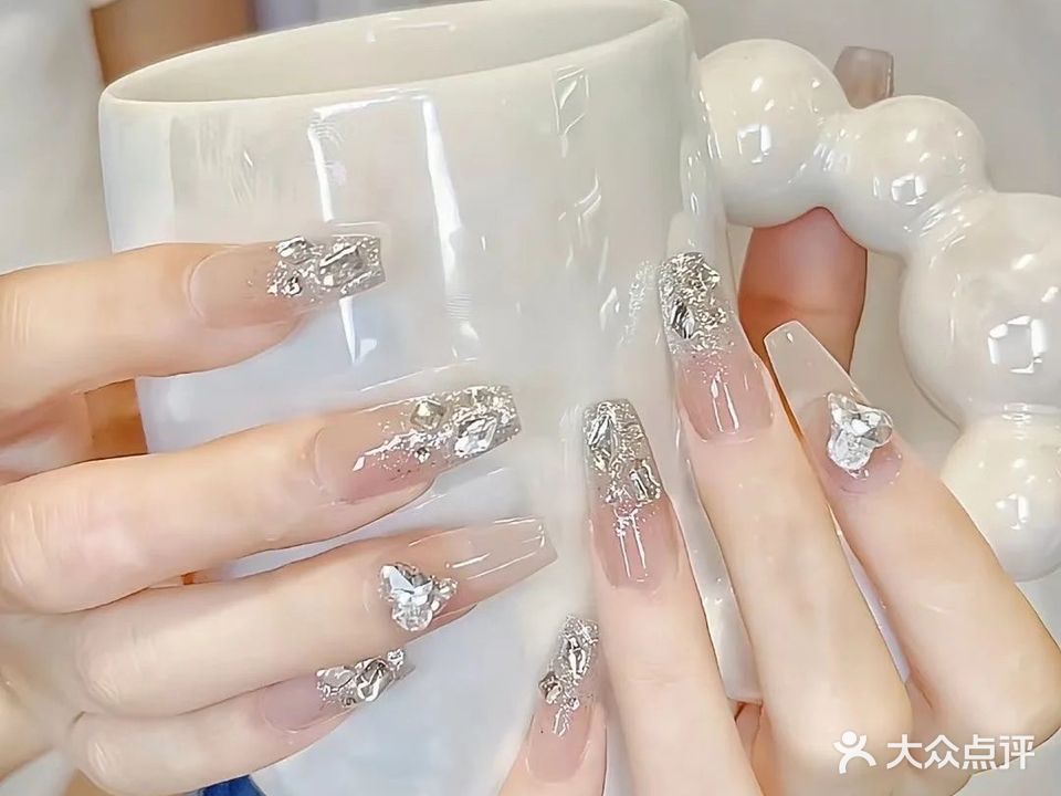 依美美甲美容(世贸广场店)