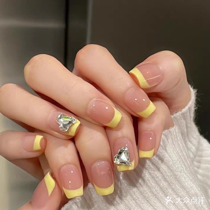 皇后彩妆美睫纹绣皮肤管理(月台店)
