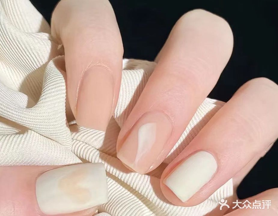 忆青萨卡美甲