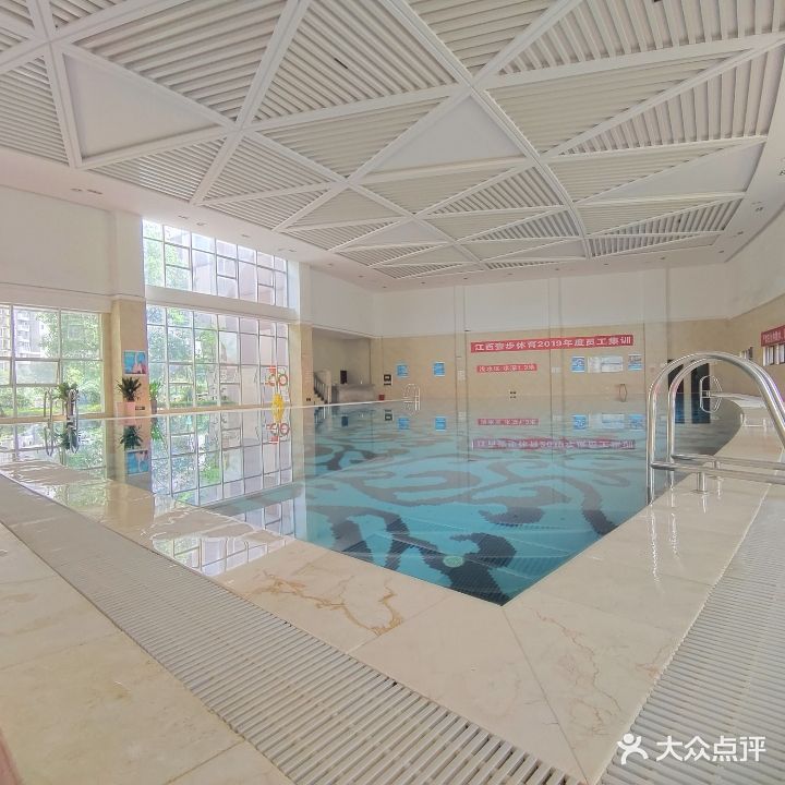 华南城九珑府游泳馆