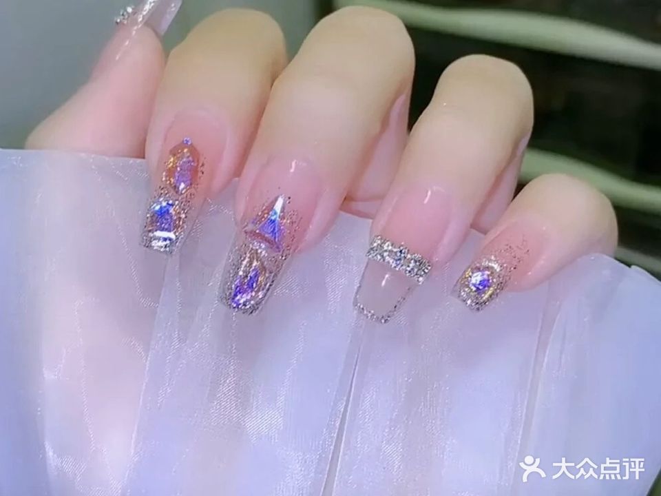 亿锦美甲美睫工作室(中兴春天店)