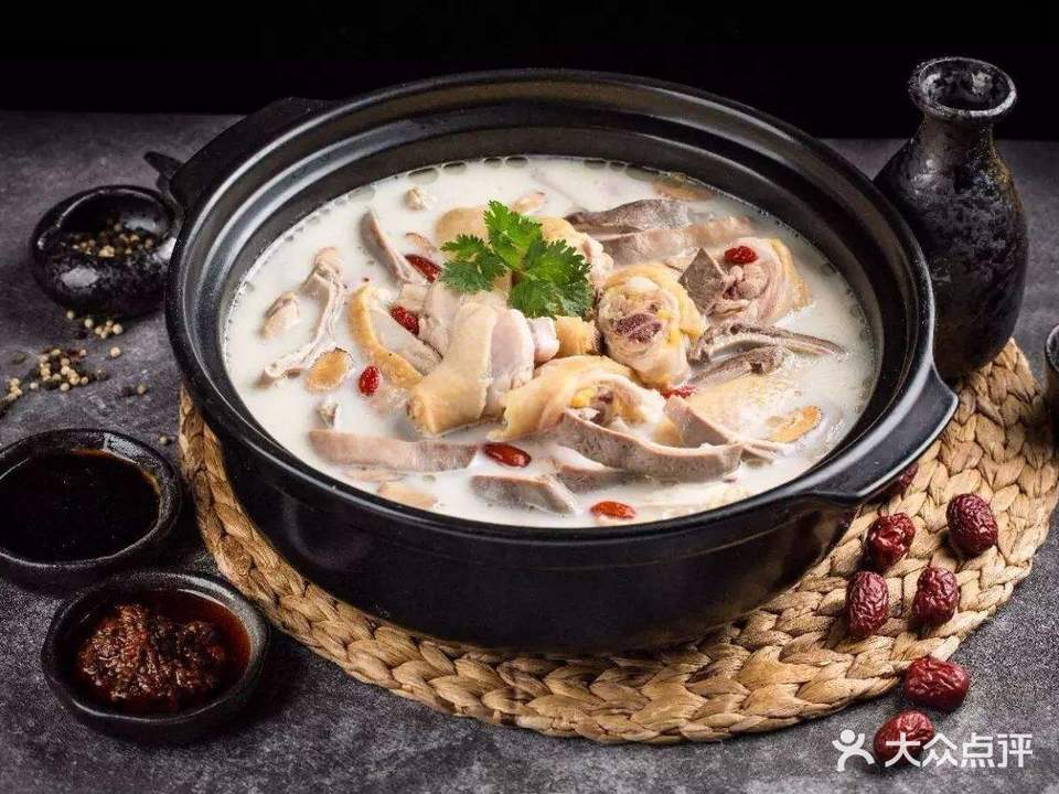 香庄府《猪肚鸡》火锅(日照港第一生活区店)