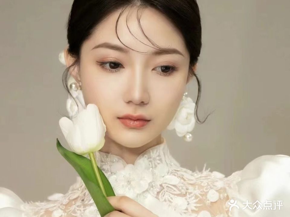 V甲化妆美甲