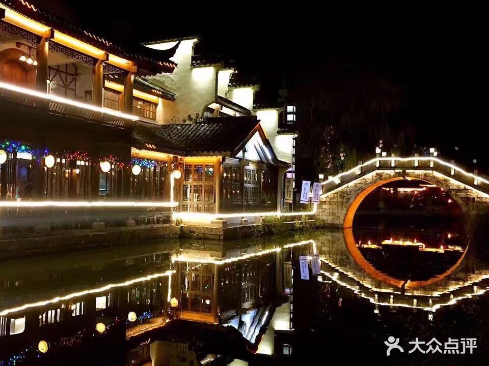 德国山顶牛排啤酒花园·酻秦淮区私房菜(白鹭洲店)