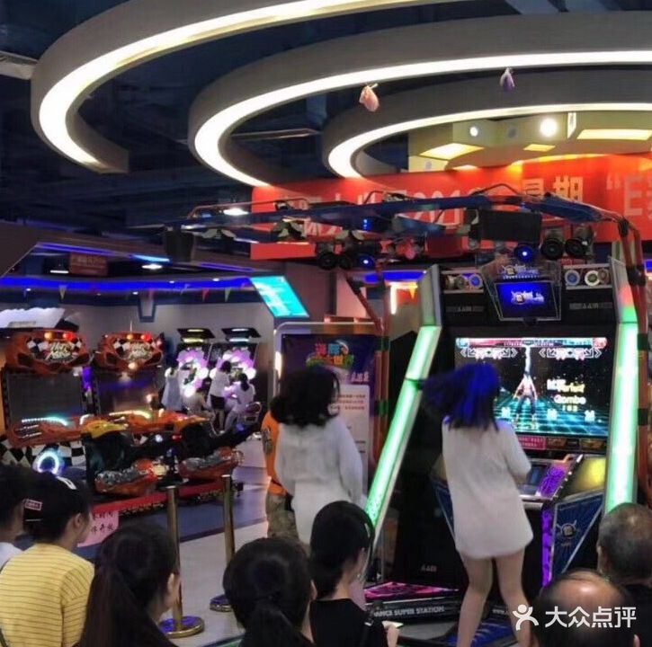 海豚大世界游乐园(渠县财富中心店)