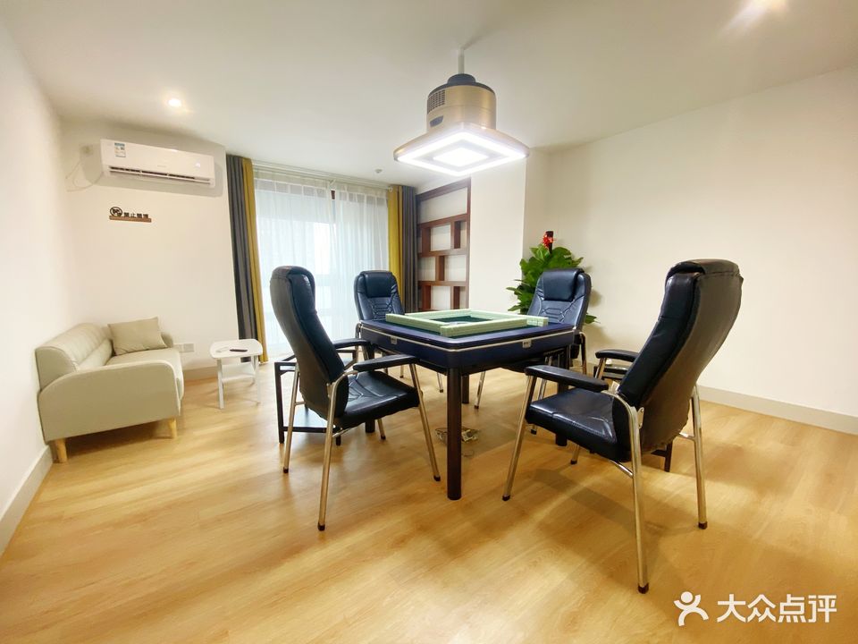 四方客棋牌馆(民歌湖店)