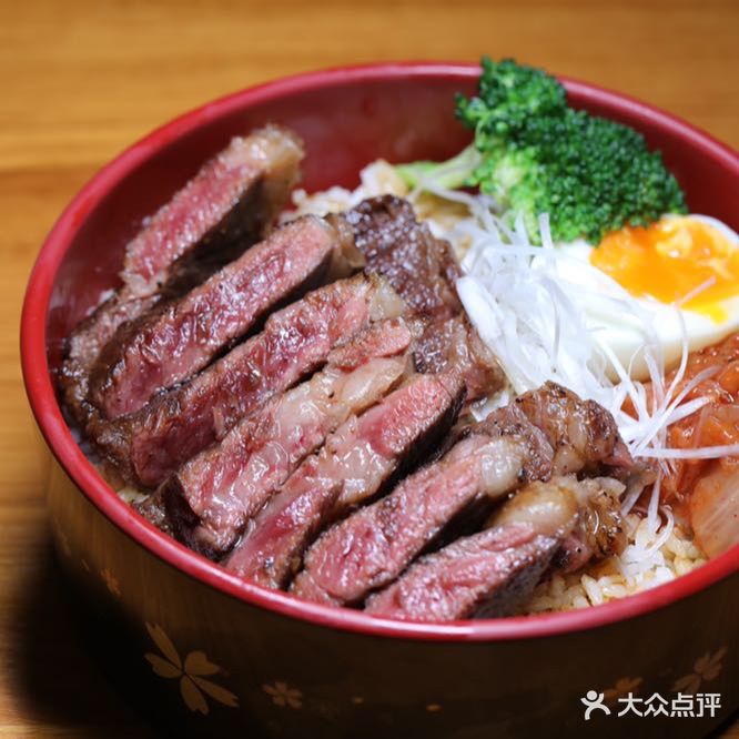 燚薪岩日本料理炭火烧肉(南山总店)