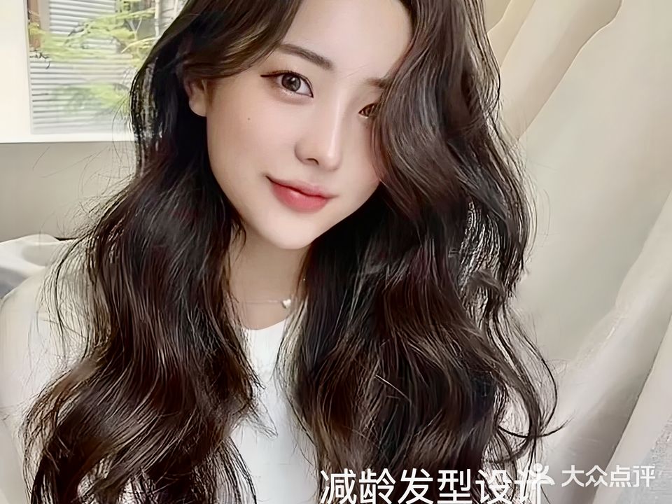 理束Hair美发沙龙(卡丝堡白薇店)