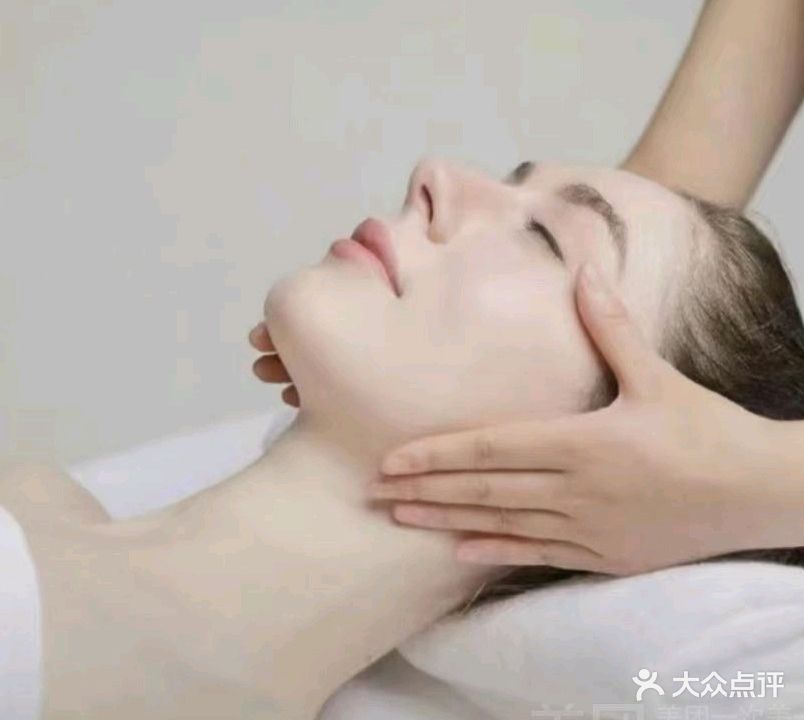 维娜美容(天空之城店)