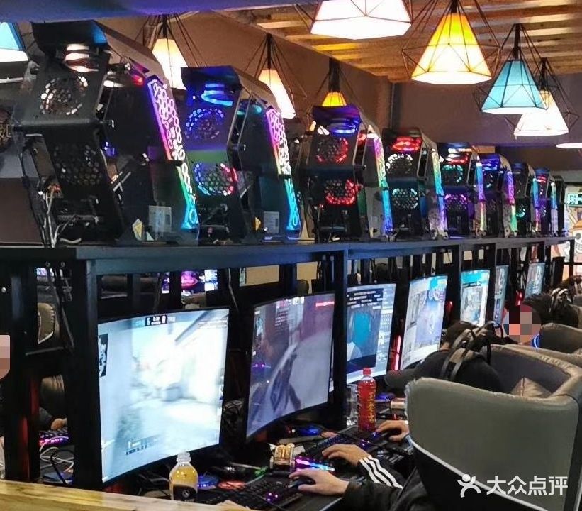 海那边1号仓·网咖
