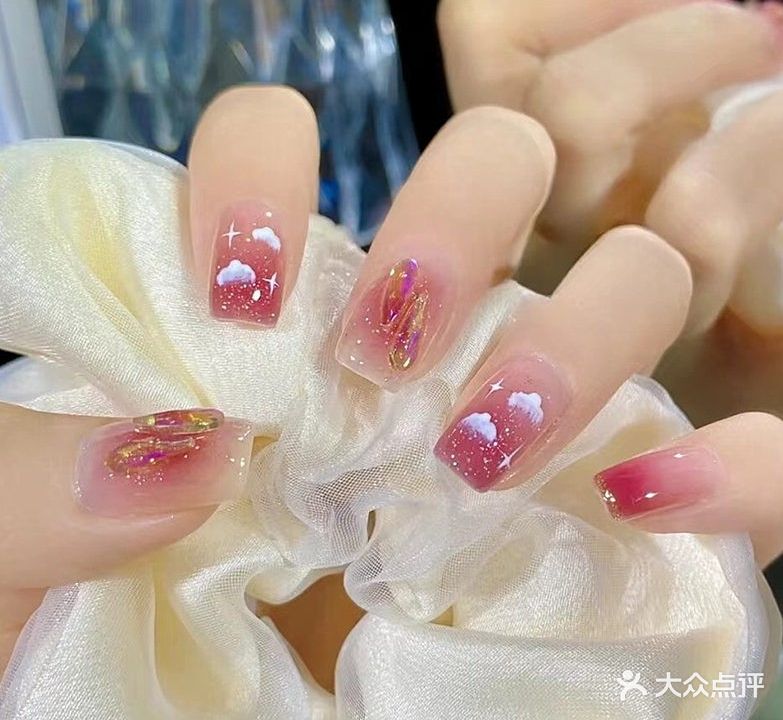 初遇跟妆美甲