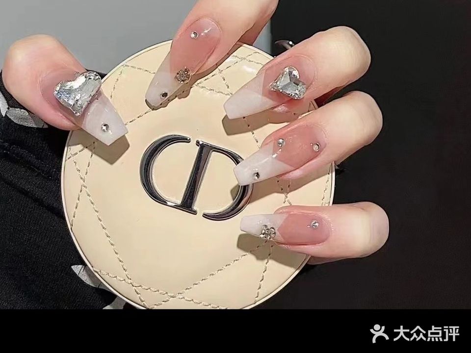 丽丽内美容中心