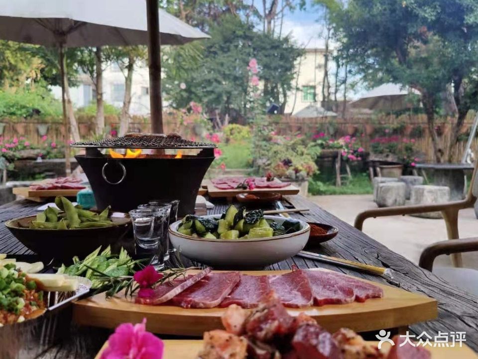 不正经烤肉·花园餐厅