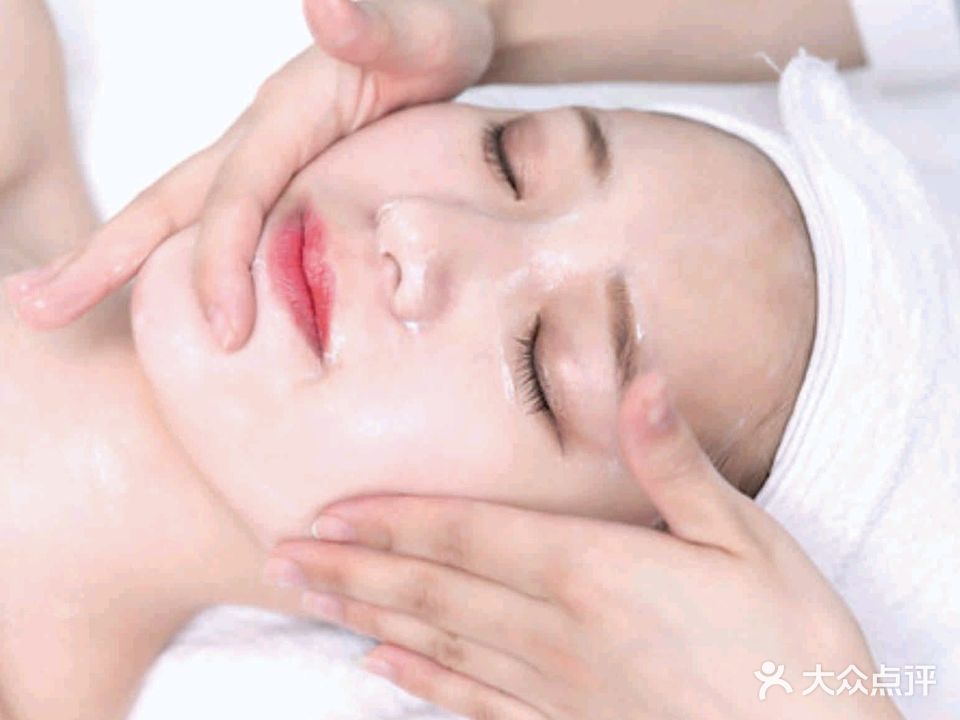 伊颜丽肤美容美体SPA会所(联发乾景店)