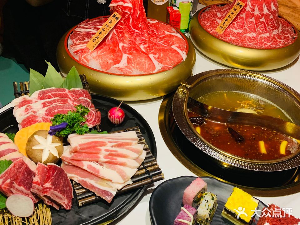 麓椿料理·和牛火锅·火山石烤肉(海乐世界店)