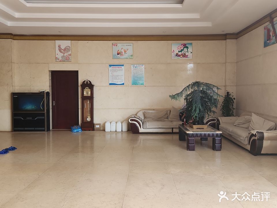东方假期游泳馆(初山路店)