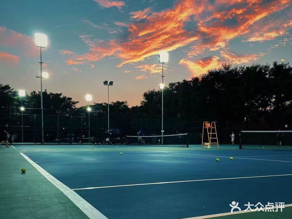 大明宫龙行体育活动中心-篮球场