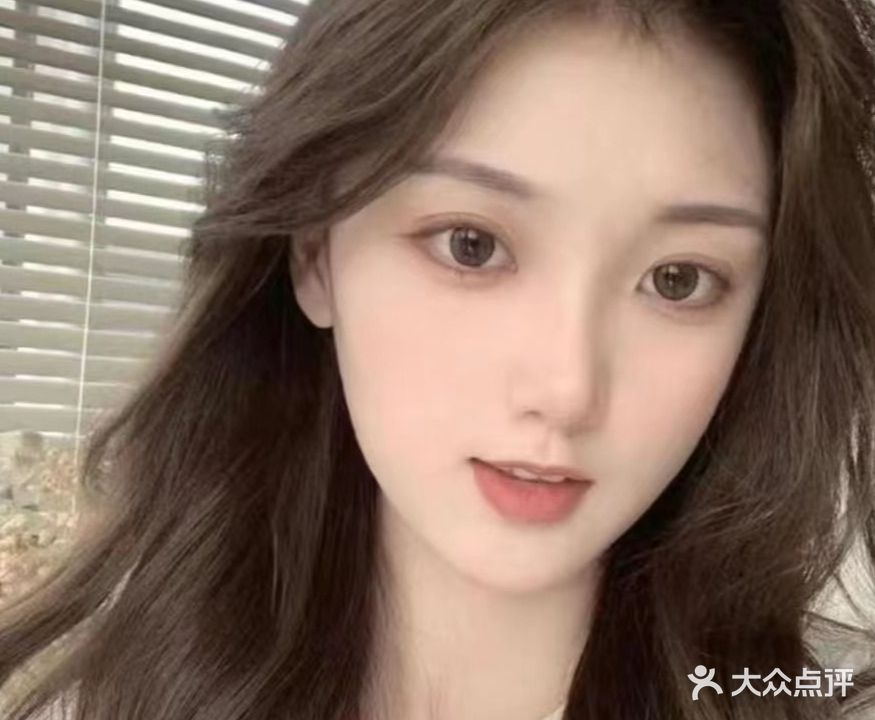 小五美妆小五造型美容美发综合店