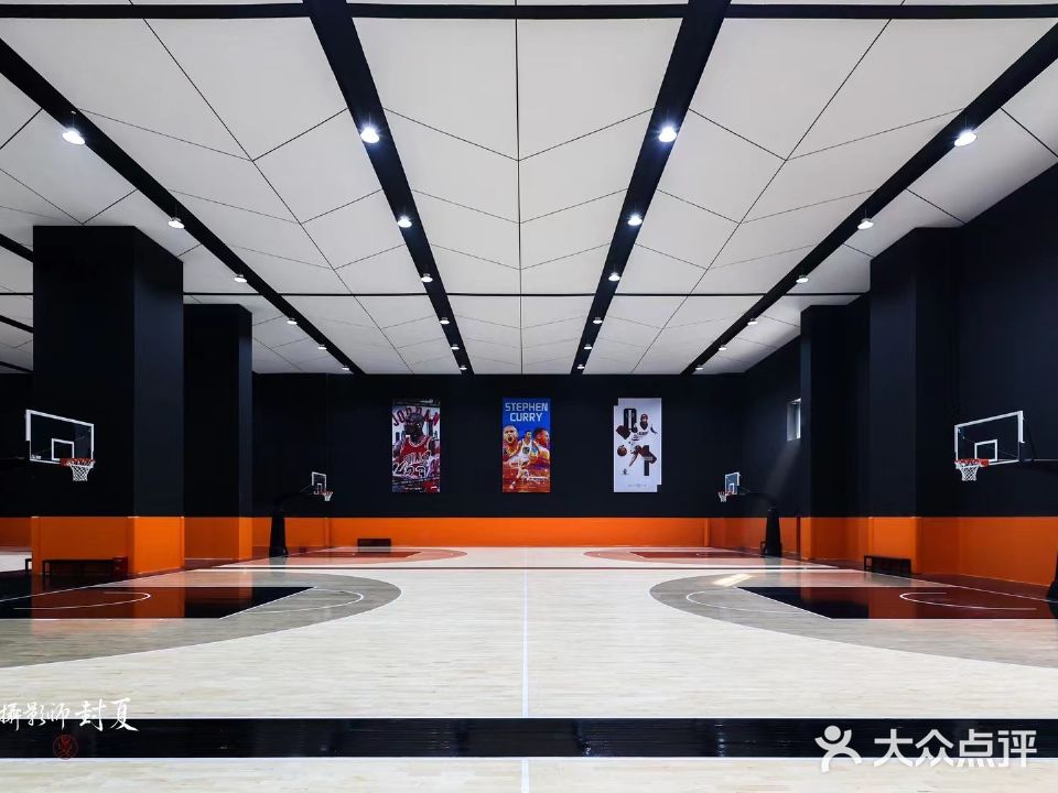 莱特篮球运动中心LightBasketball