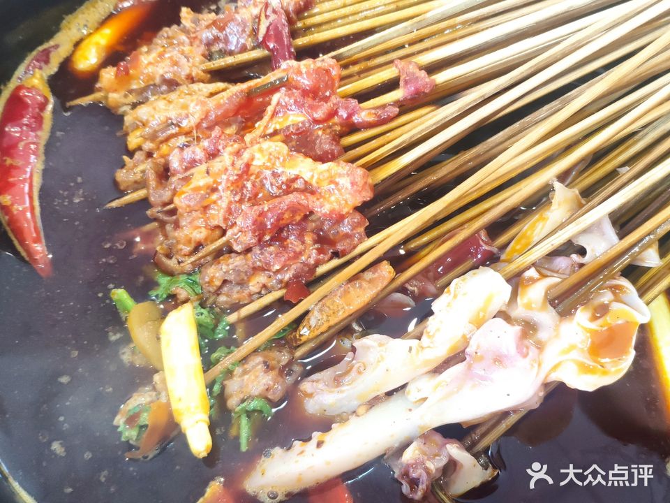 翘峨眉串串香特色烧烤