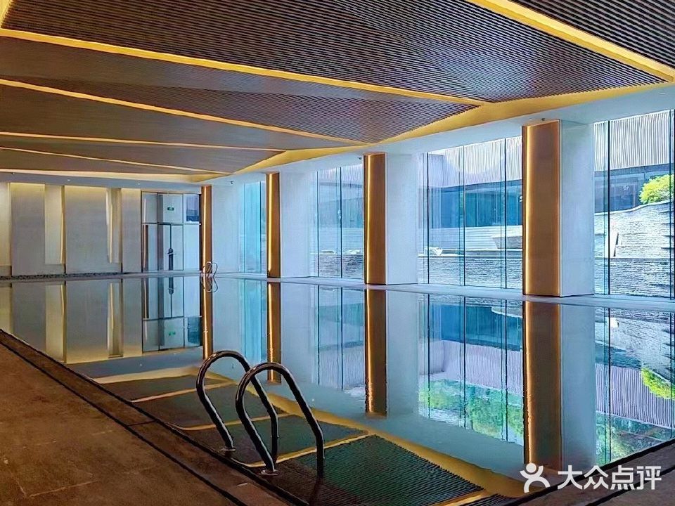 名流会恒温游泳健身中心(云悦湾店)