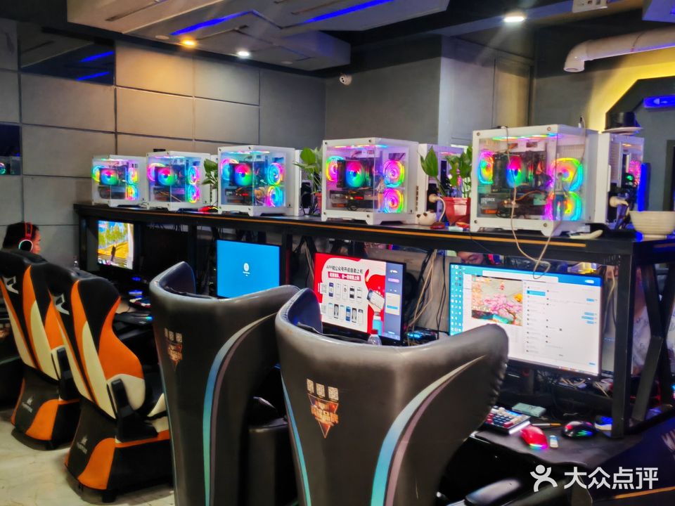 人来人往网络会所(富昌路店)