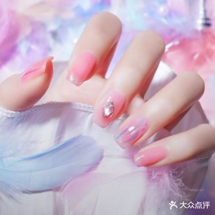 尹小姐美甲纹绣(桂林吾悦广场店)