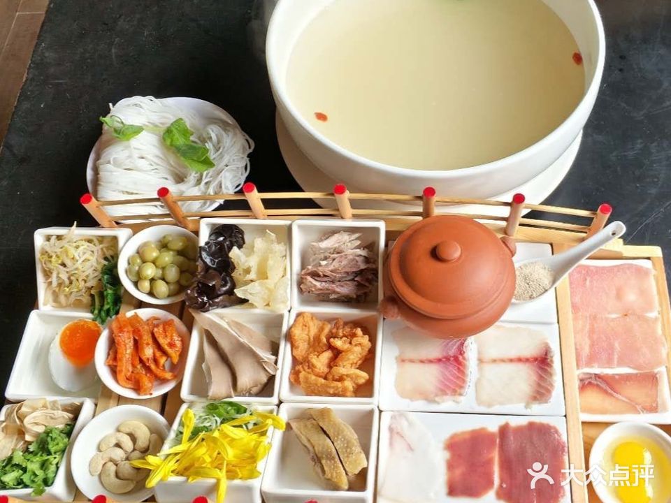 云臻膳品蒙自过桥米线(和顺古镇店)
