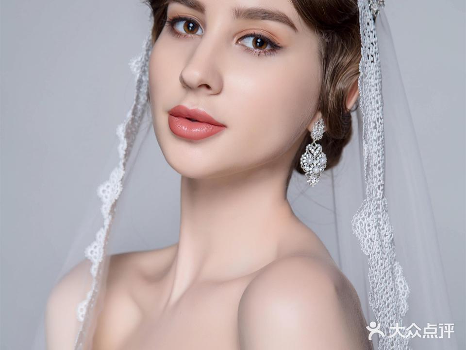AM艾米彩妆造型美学设计工作室