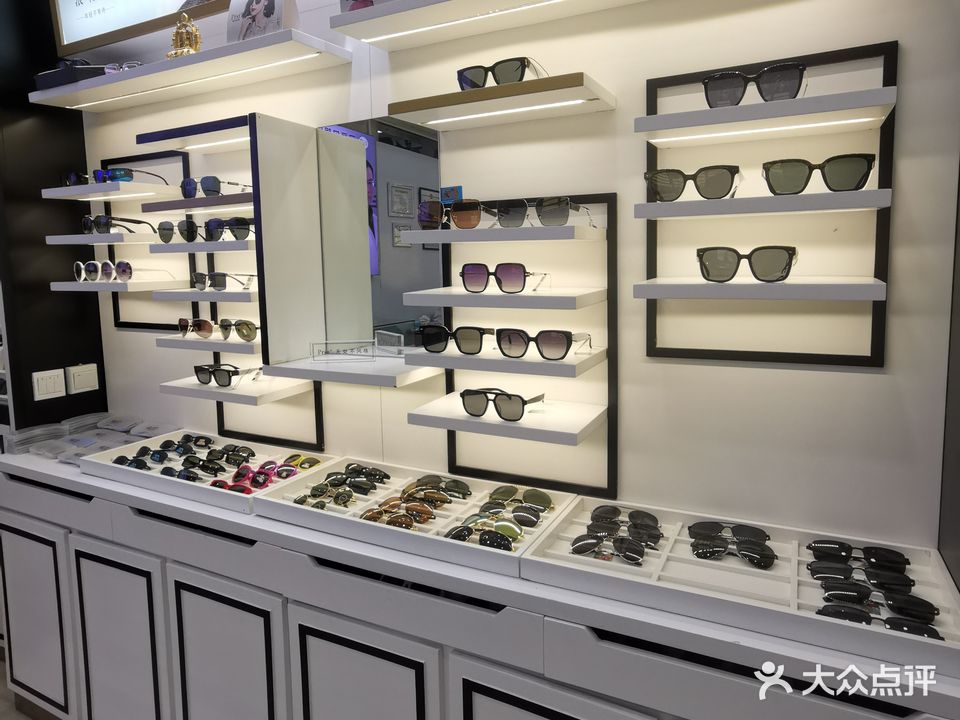 可丽尔眼镜(中心路店)