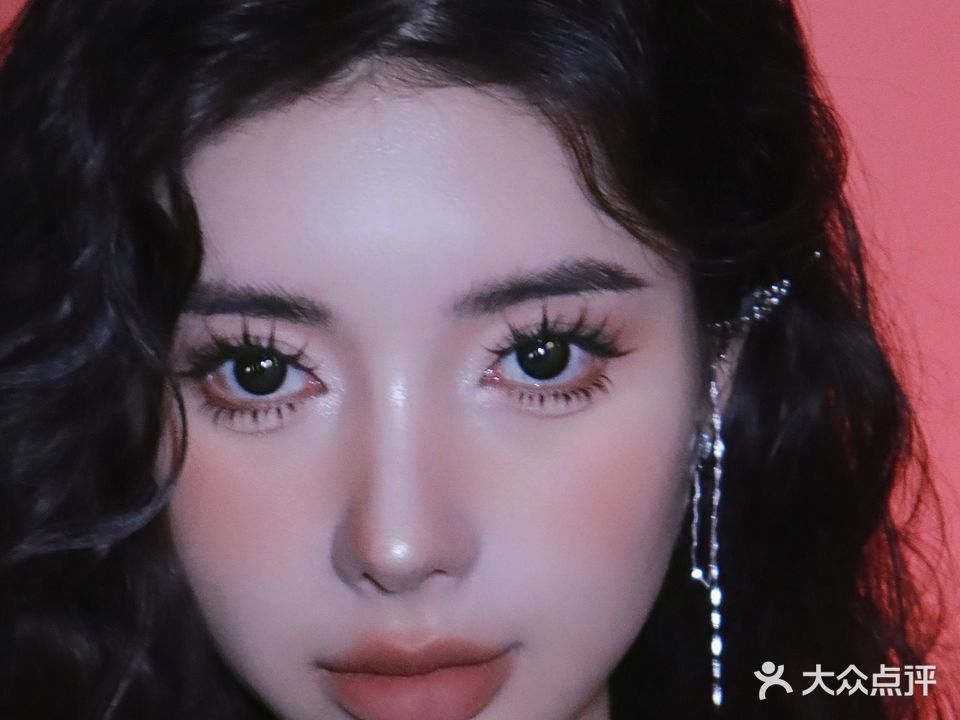 与茜美妆化妆造型