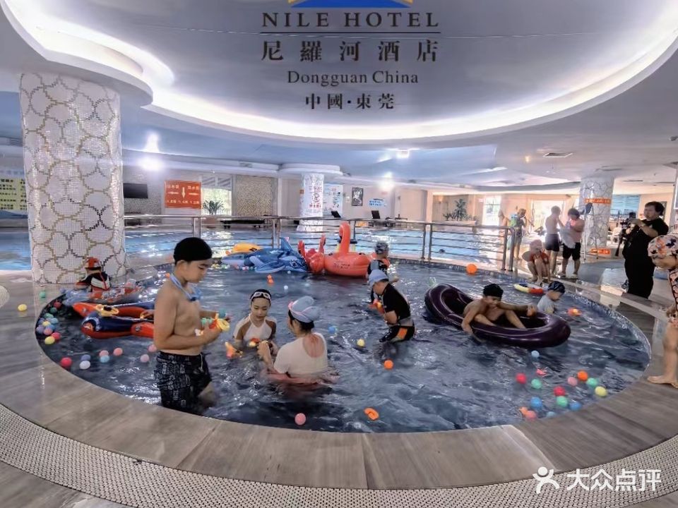 巴比伦恒温游泳馆