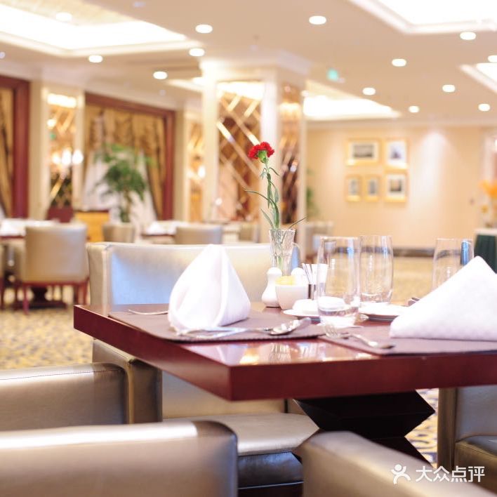 粽清抡恒远大酒店·艾葳格兰西餐厅