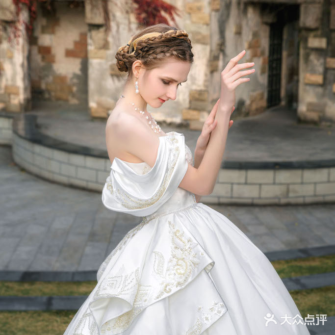 YUMO雨墨婚纱礼服馆(五缘湾文化展览苑B区店)