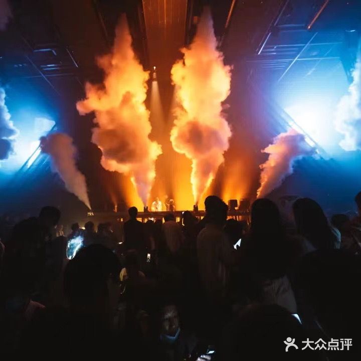时代传奇酒吧