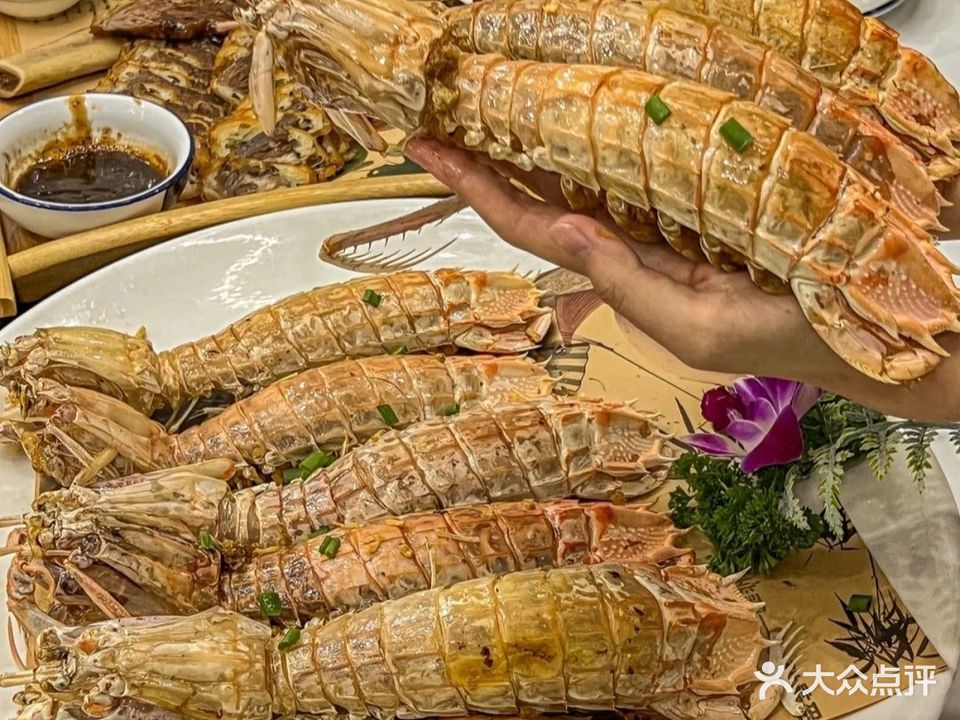 范饭椰林川湘味海鲜·椰子鸡(三亚湾椰梦长廊店)