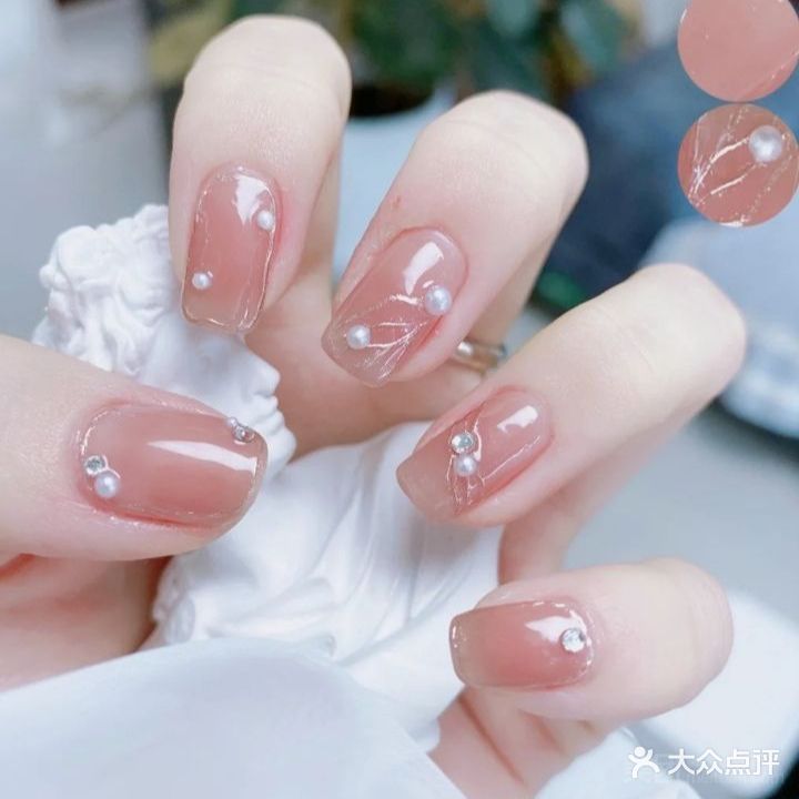 芷间美甲店