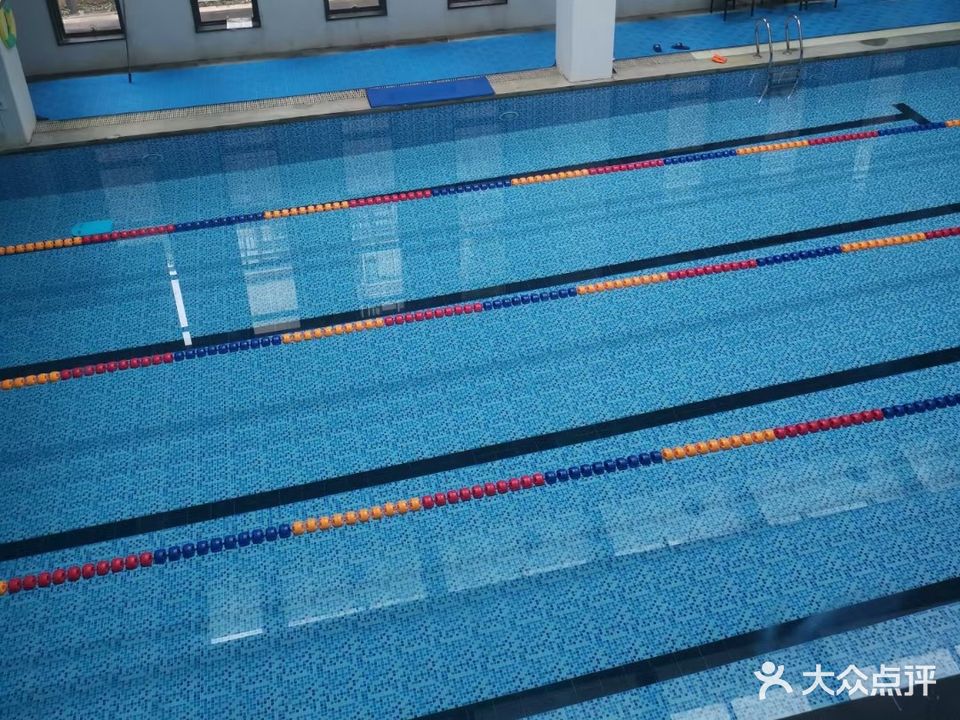 名英会游泳健身会所