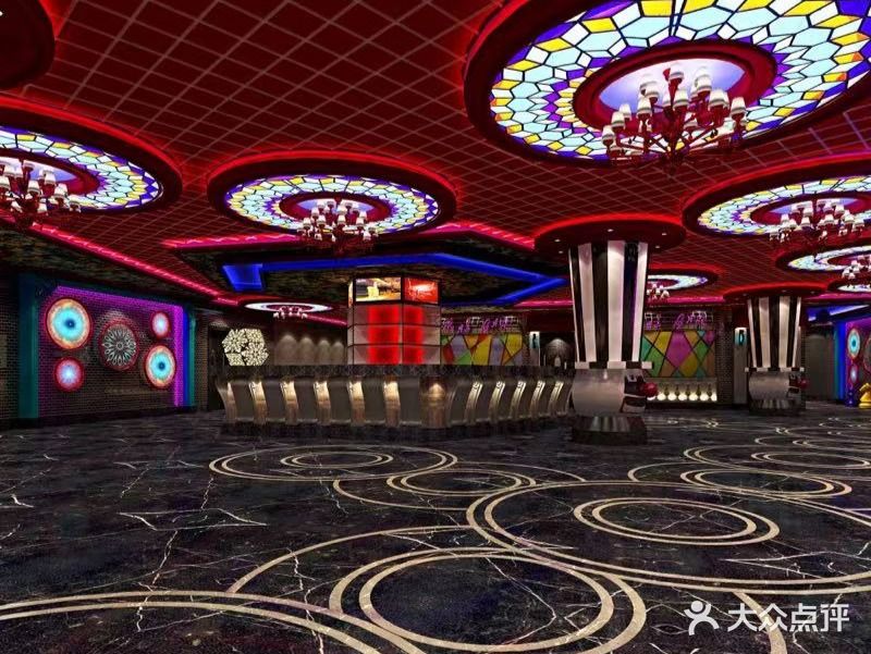 麦霸量贩式餐厅KTV(泉汇广场店)