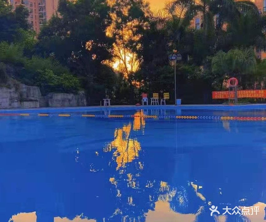 公明雍景城小区泳游池