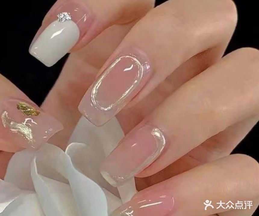 海豚湾美甲美容馆(财富广场店)