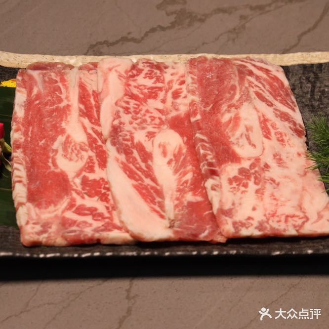 九焱烤肉店(柳巷巴黎大街店)