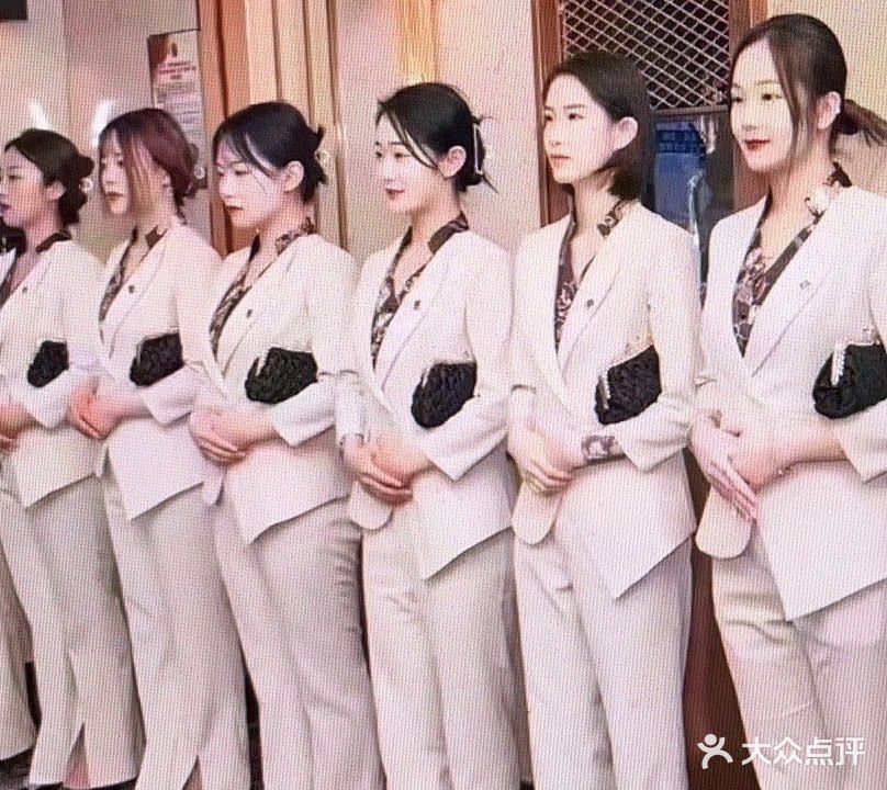 白金汉爵商务KTV