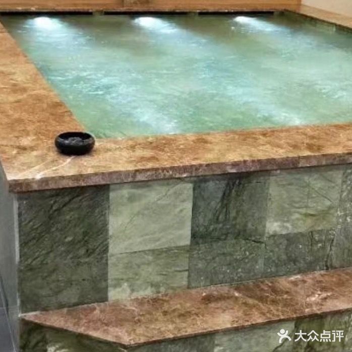 白金会馆(人民街店)