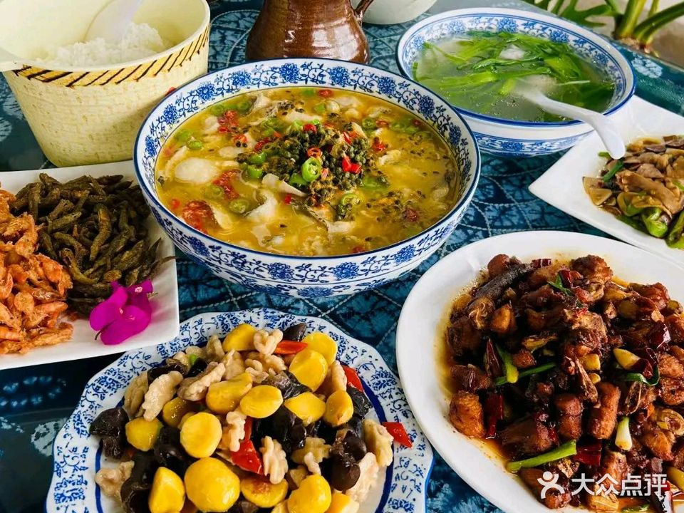 天和美食·大理白族菜·野生菌火锅