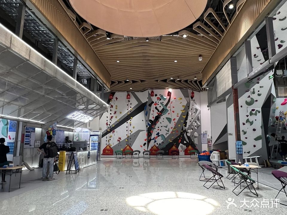 闪电室内攀岩馆Lightning Climbing GYM