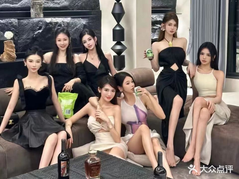 铂悦会(火车站店)