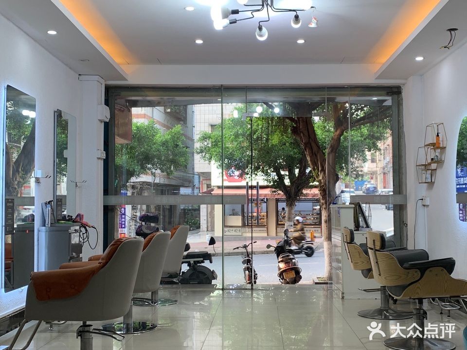 千丝美发店(龙凤路店)