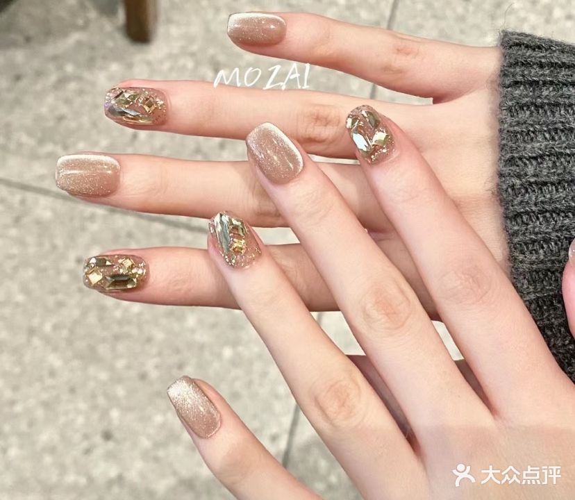 吖吖美甲(方圆荟·梧桐购物中心店)